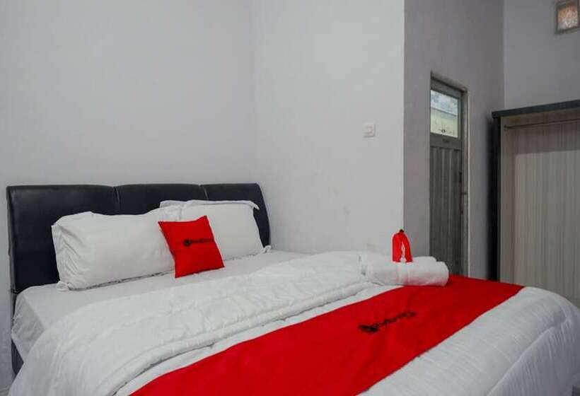 Hotel Reddoorz Near Pasar Baru Mamuju