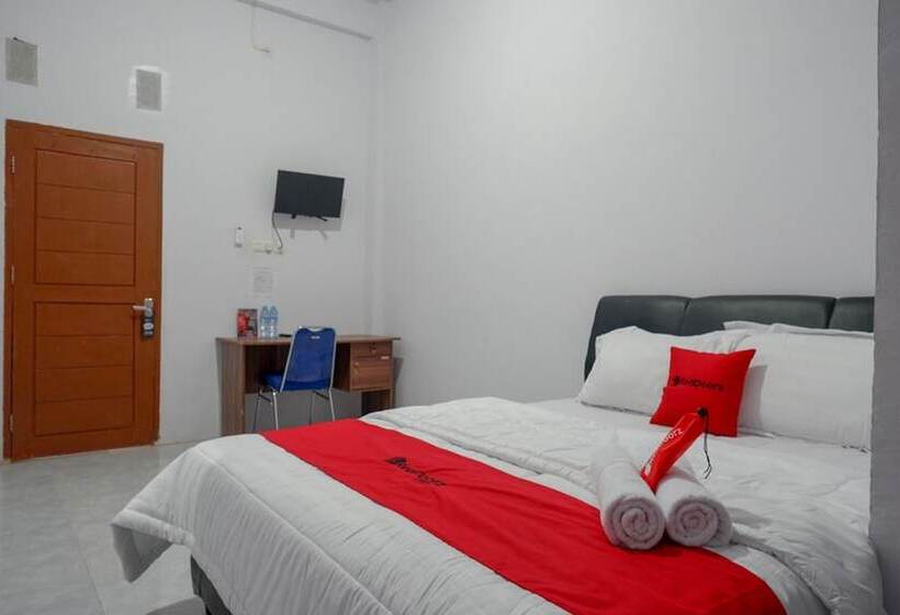 Hotel Reddoorz Near Pasar Baru Mamuju