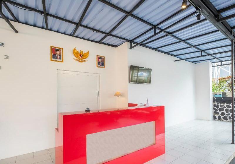 בית מלון כפרי Oyo 2099 Hz Residence