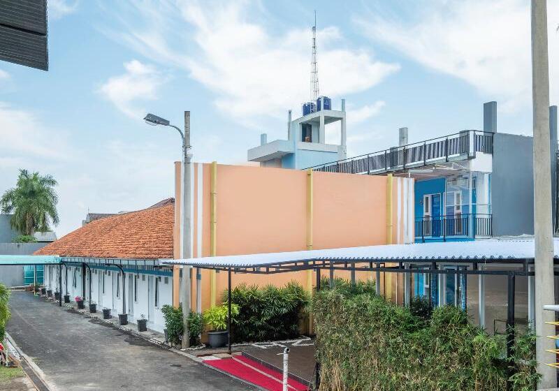 בית מלון כפרי Oyo 2099 Hz Residence