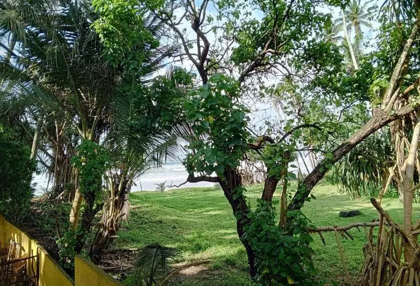 هتل Voulez Vous, Managed By Dikwella Beach