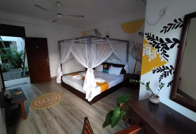 هتل Voulez Vous, Managed By Dikwella Beach