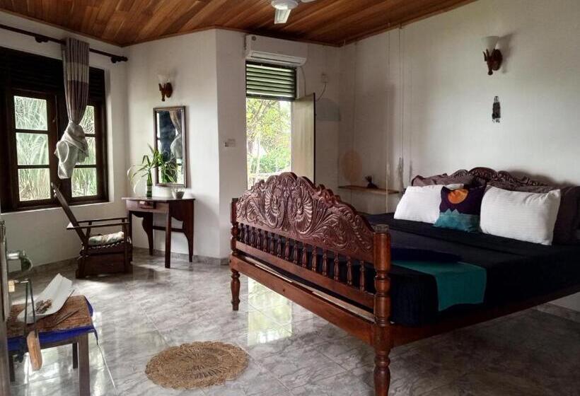 Hotel Voulez Vous, Managed By Dikwella Beach