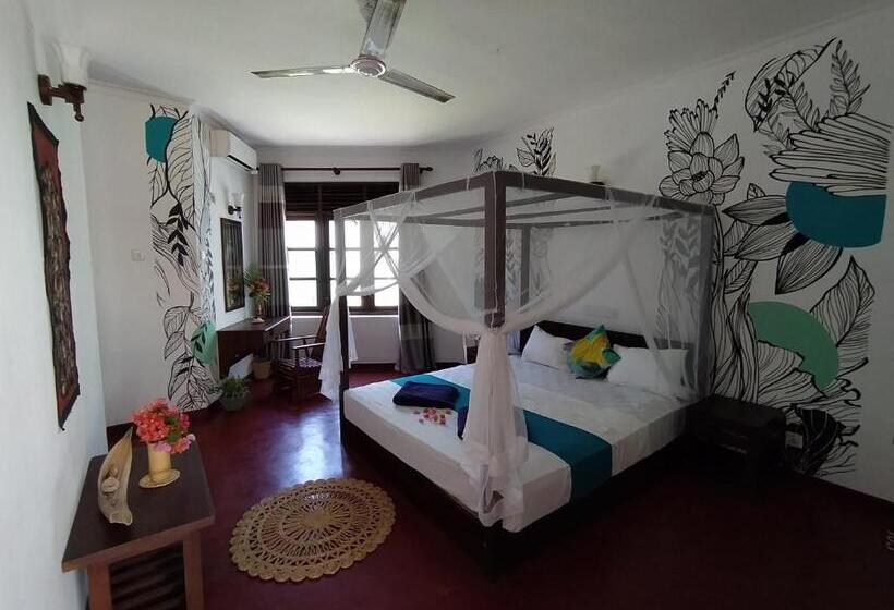 Hotel Voulez Vous, Managed By Dikwella Beach