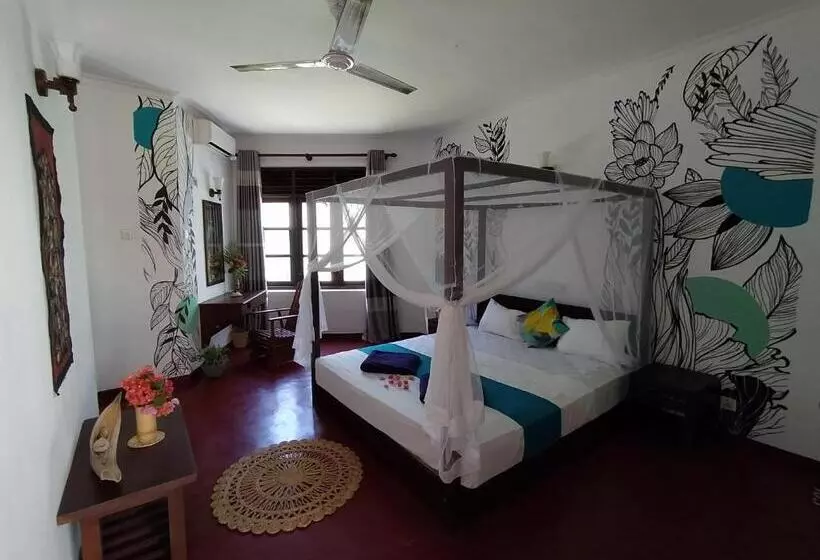 هتل Voulez Vous, Managed By Dikwella Beach