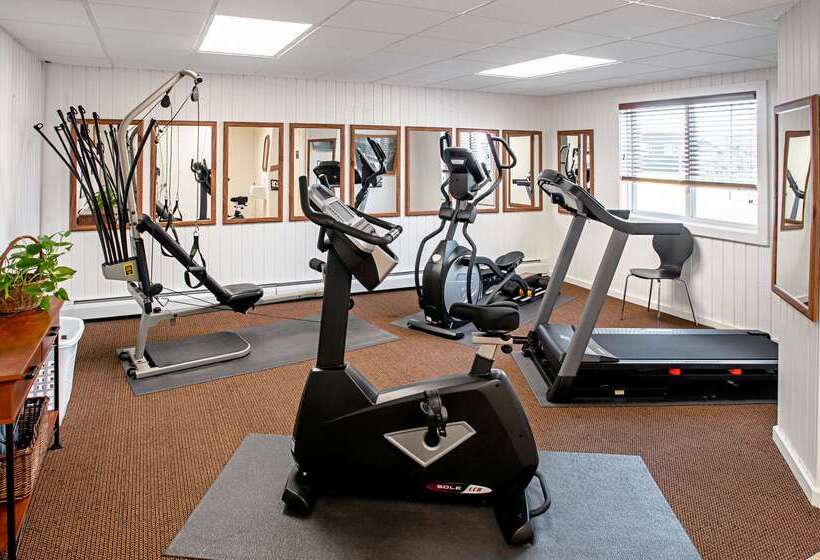 호텔 Econo Lodge On The Bay