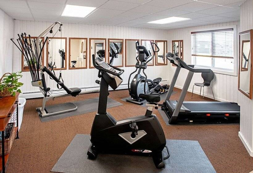 호텔 Econo Lodge On The Bay