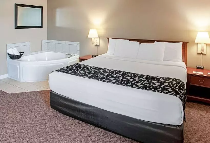 호텔 Econo Lodge On The Bay