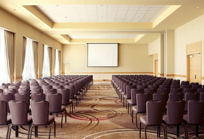 فندق Hyatt Centric Chicago Ohare