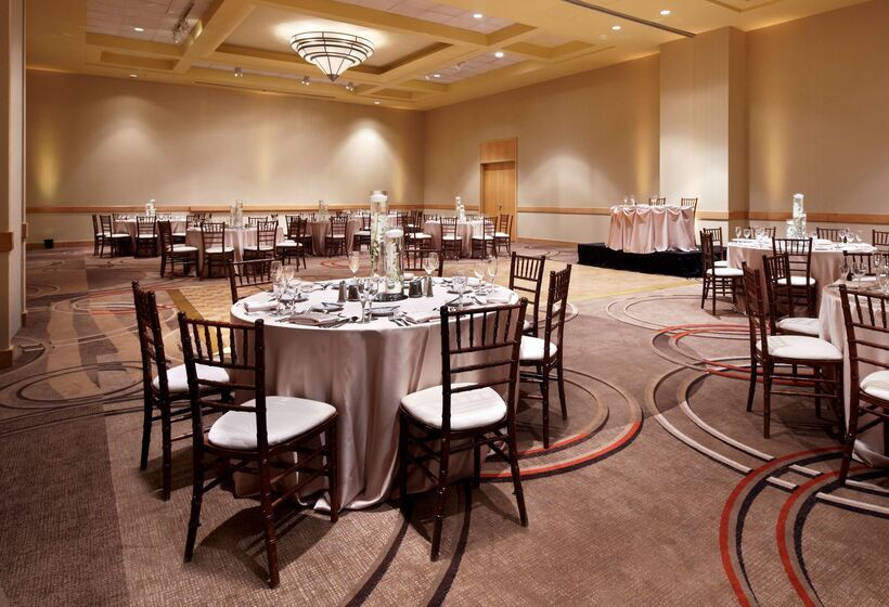 فندق Hyatt Centric Chicago Ohare