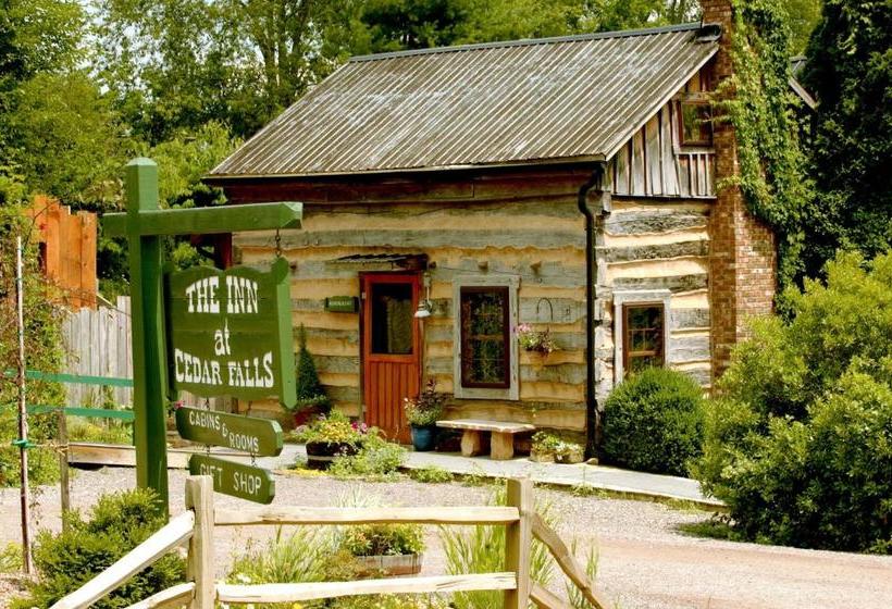 בית מלון כפרי Inn & Spa At Cedar Falls