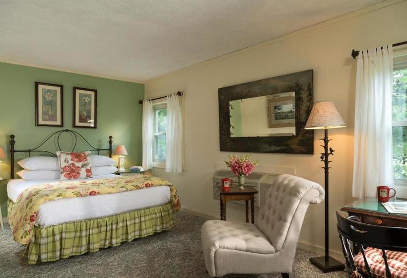 בית מלון כפרי Inn & Spa At Cedar Falls