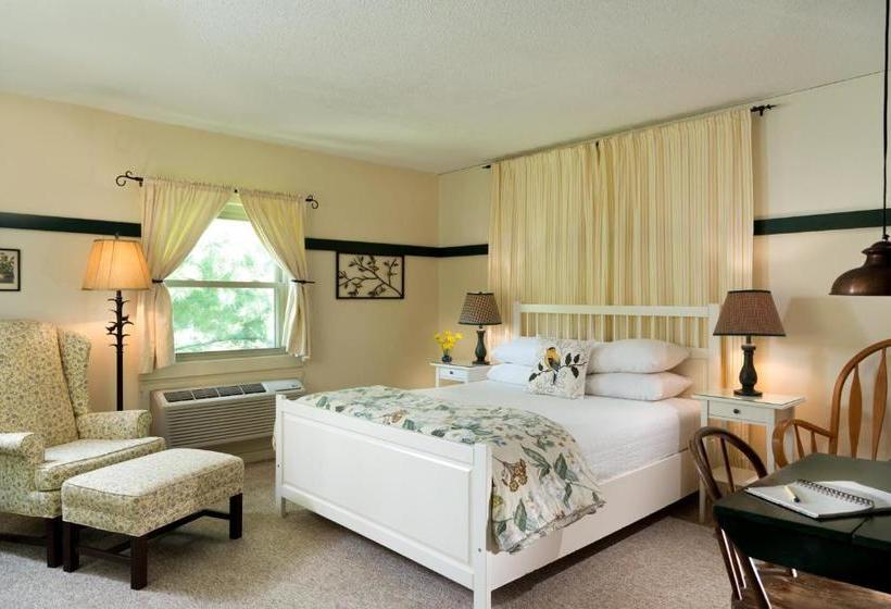 בית מלון כפרי Inn & Spa At Cedar Falls