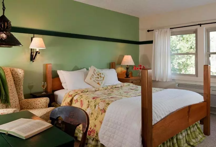 호텔 Inn & Spa At Cedar Falls