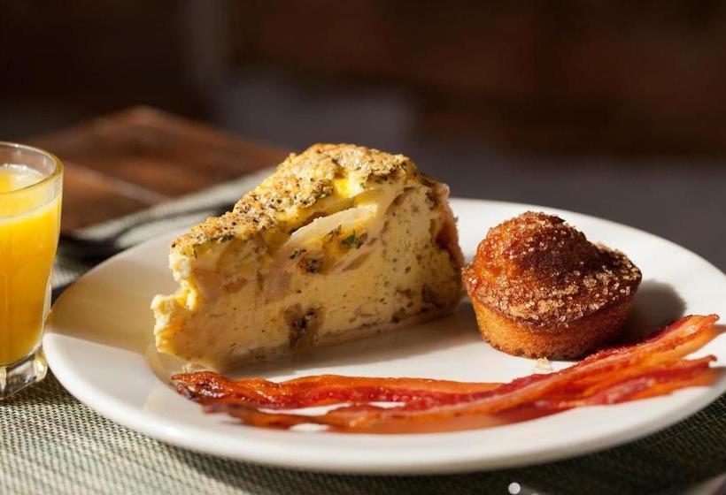 בית מלון כפרי Inn & Spa At Cedar Falls