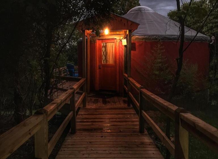 בית מלון כפרי Inn & Spa At Cedar Falls