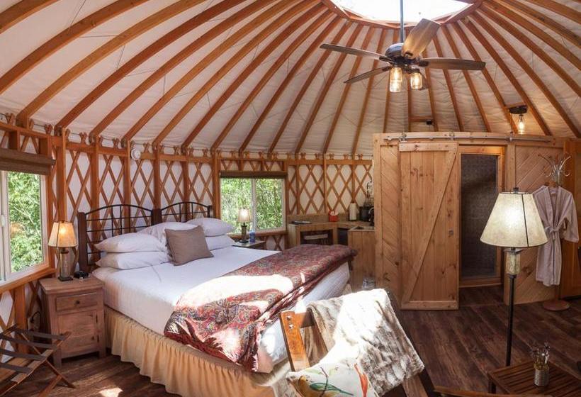 בית מלון כפרי Inn & Spa At Cedar Falls