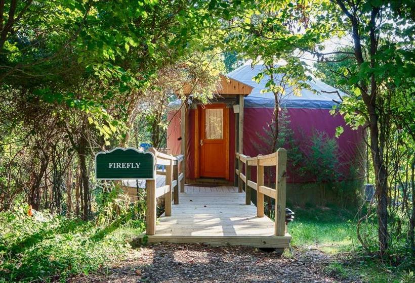 בית מלון כפרי Inn & Spa At Cedar Falls