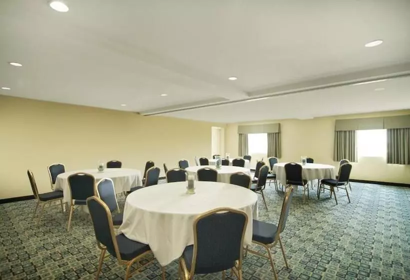 فندق Inn At The Waterpark