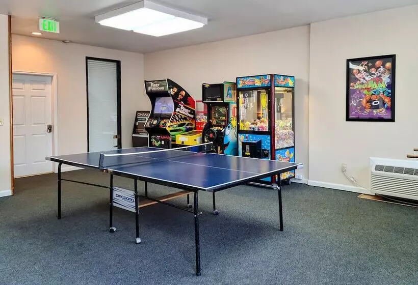 Отель Legacy Vacation Resorts  Steamboat Springs Suites