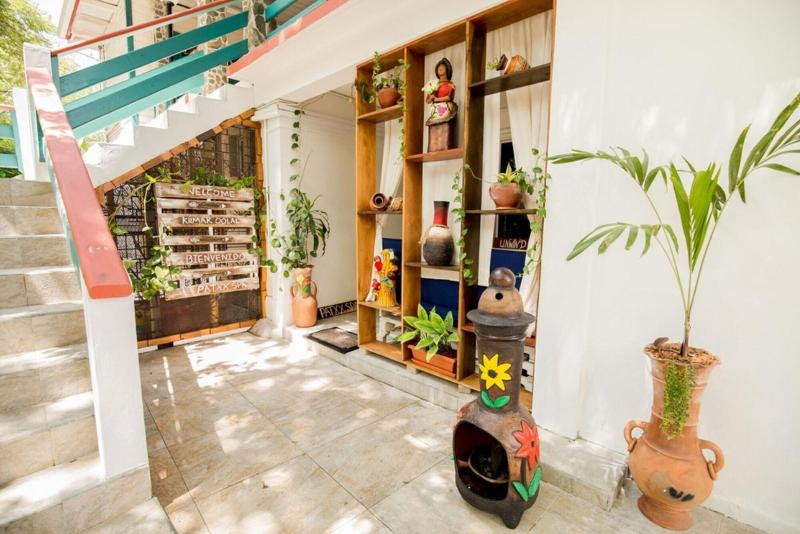 ホテル Falling Leaves Lodge