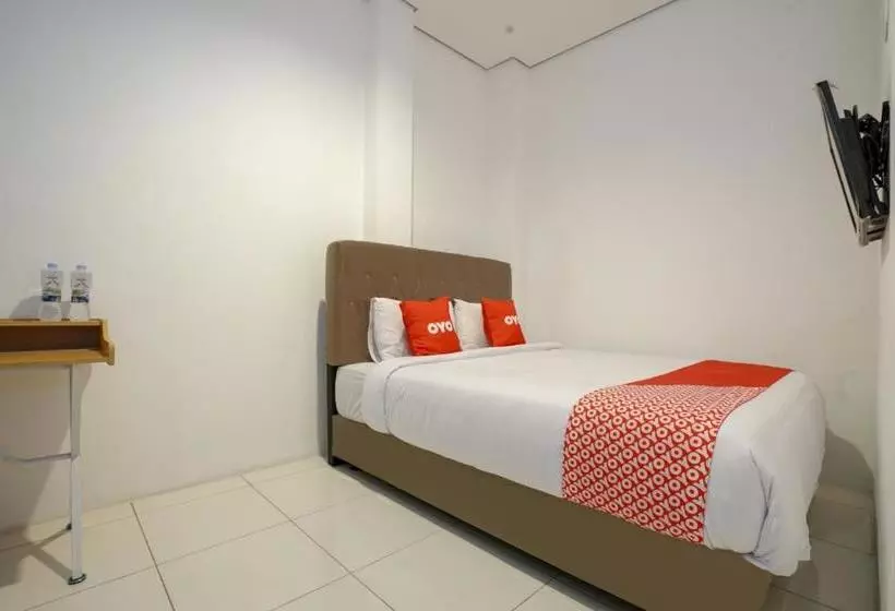 ホテル Oyo 2067 Fedith Kost Syariah