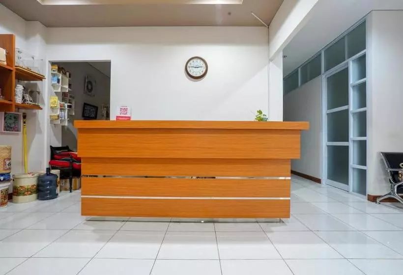 ホテル Oyo 2067 Fedith Kost Syariah