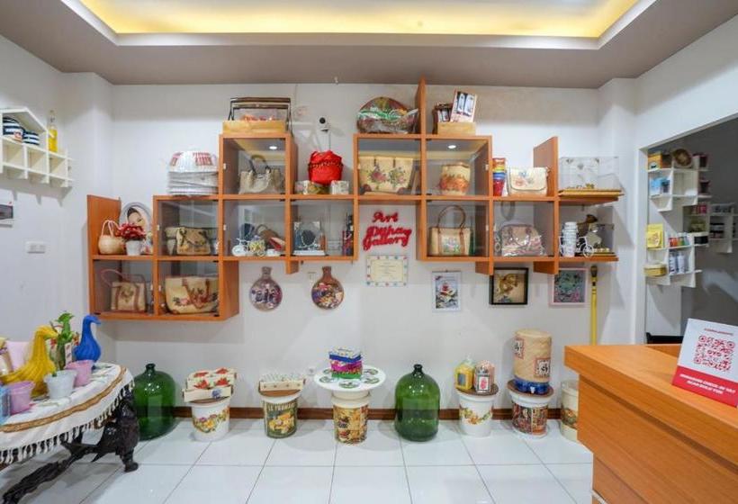 Отель Oyo 2067 Fedith Kost Syariah