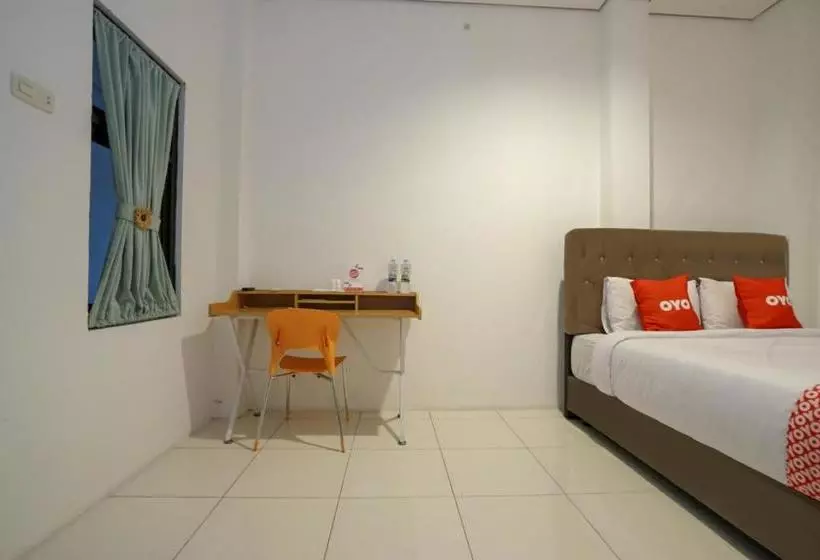 ホテル Oyo 2067 Fedith Kost Syariah