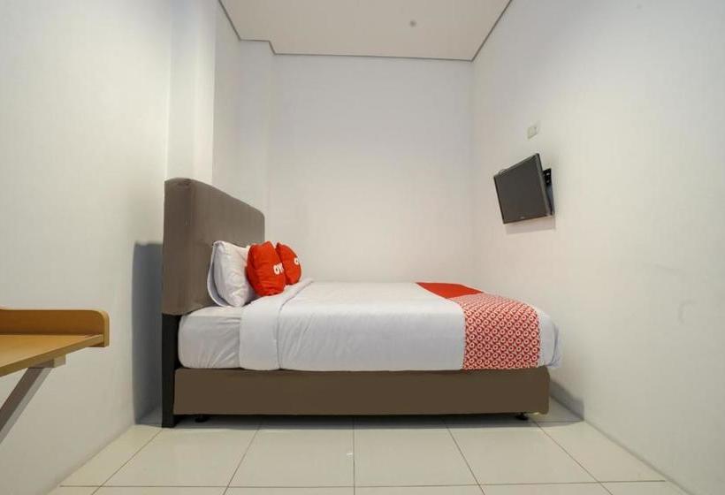 Отель Oyo 2067 Fedith Kost Syariah