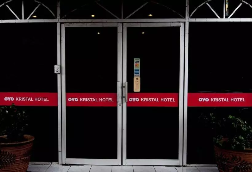 Hotelli Oyo 89577 Kristal