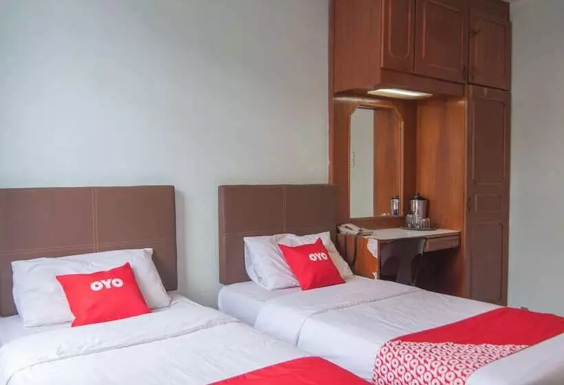 Hotelli Oyo 89577 Kristal