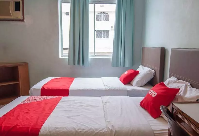 Hotelli Oyo 89577 Kristal