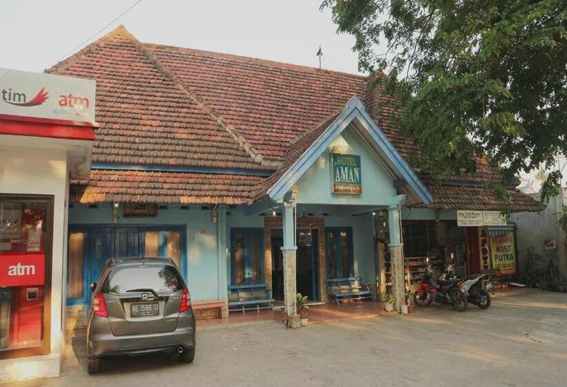 Отель Spot On 1972 Aman Family Inn