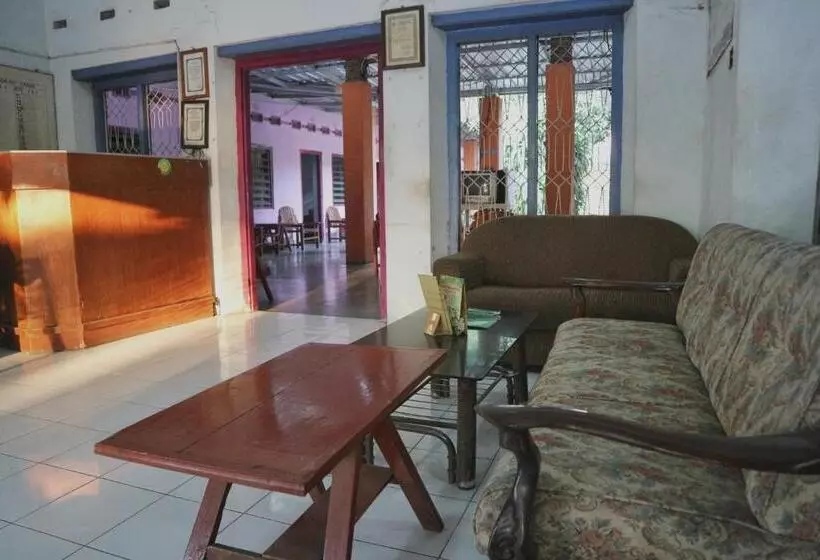 Hotelli Spot On 1972 Aman Family Inn