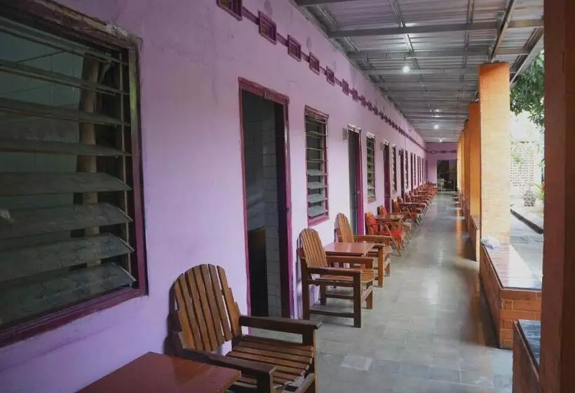 Hotelli Spot On 1972 Aman Family Inn