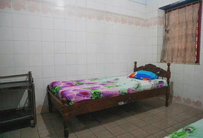 Hotelli Spot On 1972 Aman Family Inn