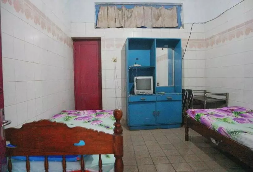 Hotelli Spot On 1972 Aman Family Inn