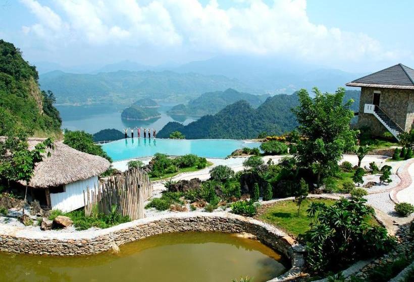 Bakhan Village Resort