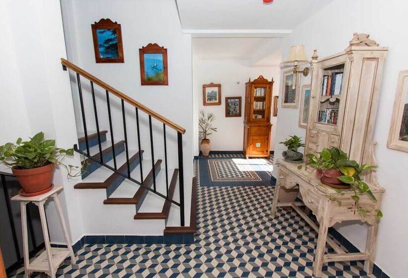 酒店 Cubo S Hostal La Plaza Family With Breakfast