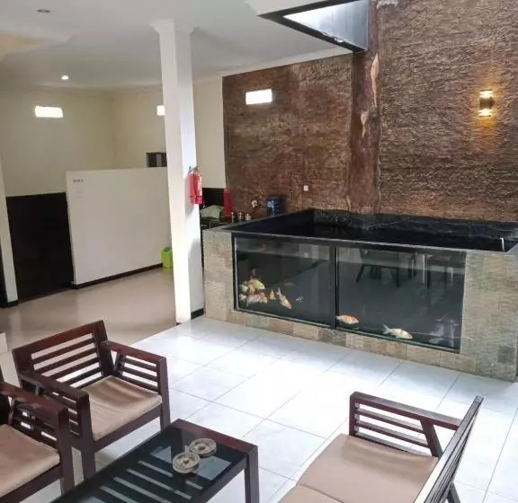ホテル Rahayu Residence Syariah Kediri
