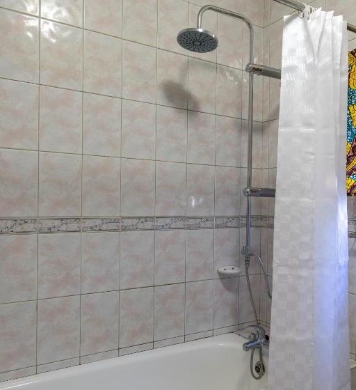 پانسیون Muti Entebbe