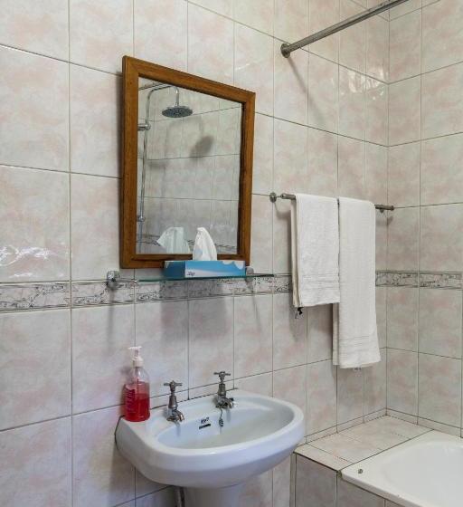 پانسیون Muti Entebbe