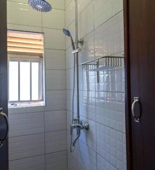 Majatalo Muti Entebbe