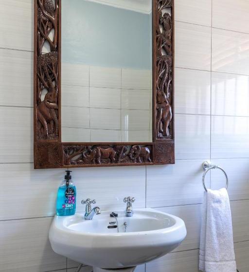 پانسیون Muti Entebbe