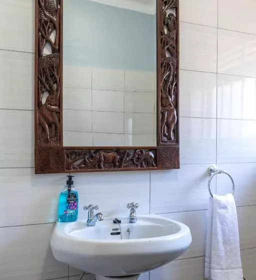 Majatalo Muti Entebbe