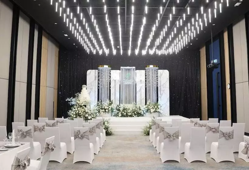 Hotelli Holiday Inn & Suites Siracha Laemchabang, An Ihg