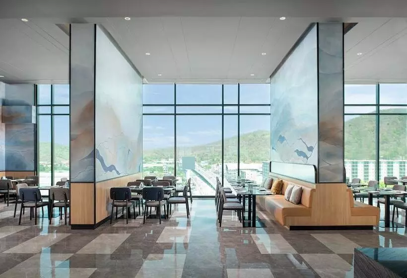 Hotelli Holiday Inn & Suites Siracha Laemchabang, An Ihg