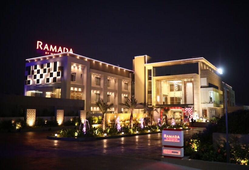Отель Ramada By Wyndham Gandhidham Shinay