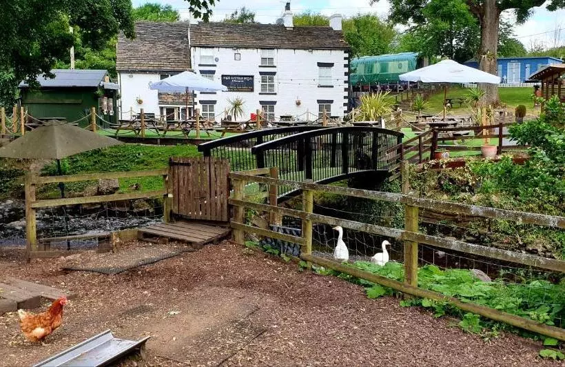 Hotelli The Little Mill Inn